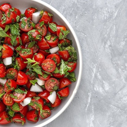 Ντοματοσαλάτα: Η «βασίλισσα» του καλοκαιριού και οι πιο νόστιμες εκδοχές της 