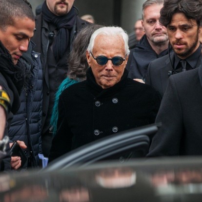 6 κορυφαίες δημιουργικές εμπνεύσεις του Giorgio Armani: Από την Eileen Gray έως τον Issey Miyake