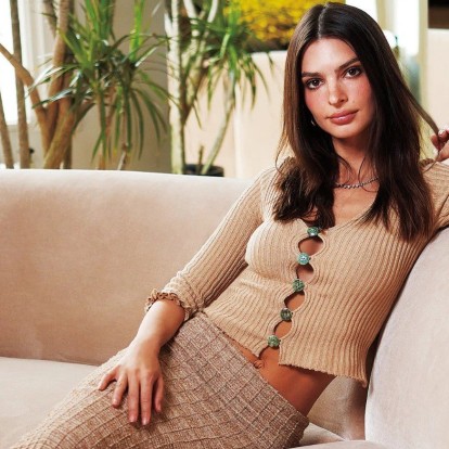 Αυτό είναι το νέο γραφείο της Emily Ratajkowski στο SoHo, εμπνευσμένο από τη δεκαετία του '70