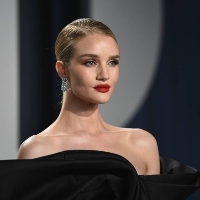 Η Rosie Huntington-Whiteley μιλάει για την post-birth κρίση ταυτότητάς της 