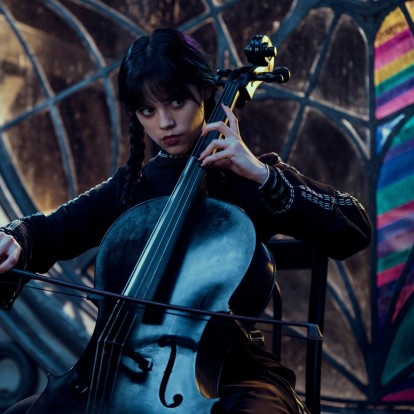 H αγαπητή Wednesday, Jenna Ortega, αποκαλύπτει τις λεπτομέρειες της πρώτης της ημέρας στο πλατό