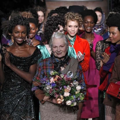 Vivienne Westwood: H punk Dame της μόδας έφυγε από τη ζωή σε ηλικία 81 ετών 