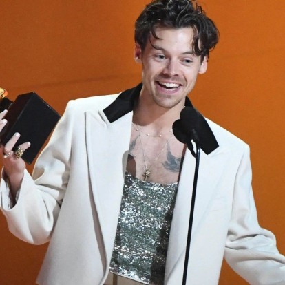 Harry Styles: Παρακολουθήστε την breathtaking εμφάνισή του στα Grammys 2023